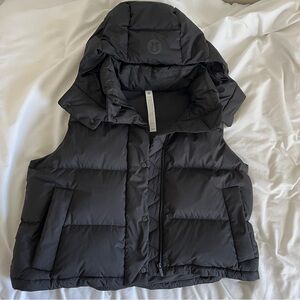 Lululemon wunder puff 600-down-fill cropped vest (Size 12)